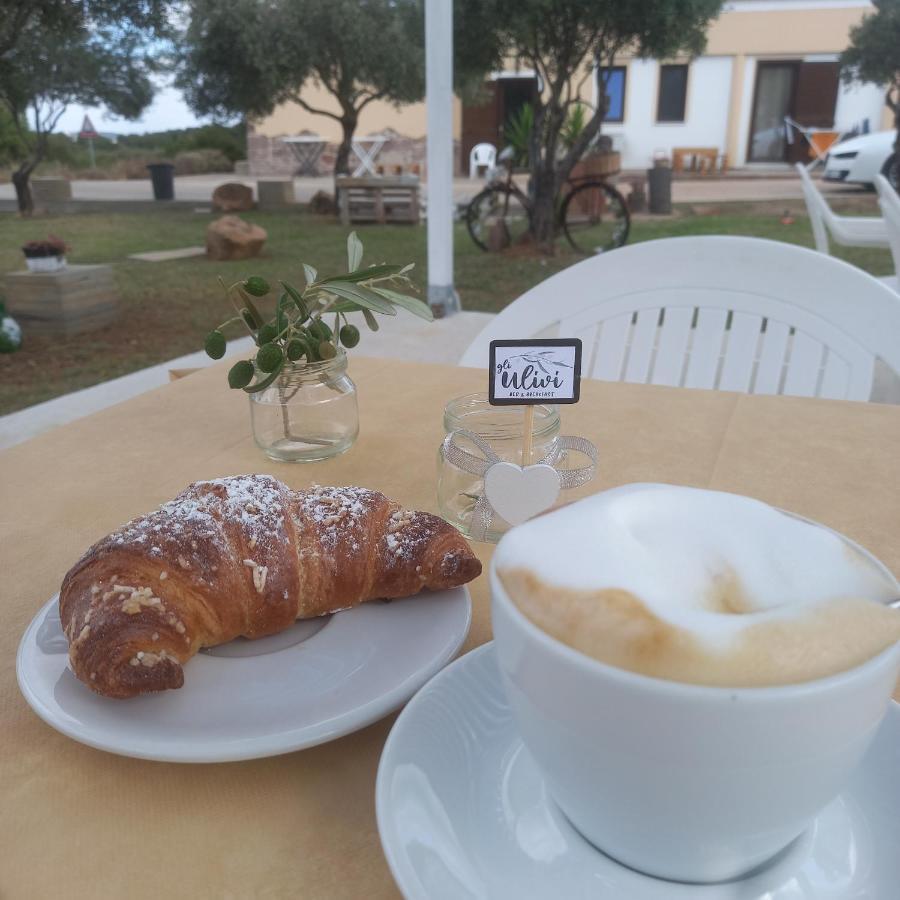 B&B Gli Ulivi Сант'Анна-Аррези Экстерьер фото
