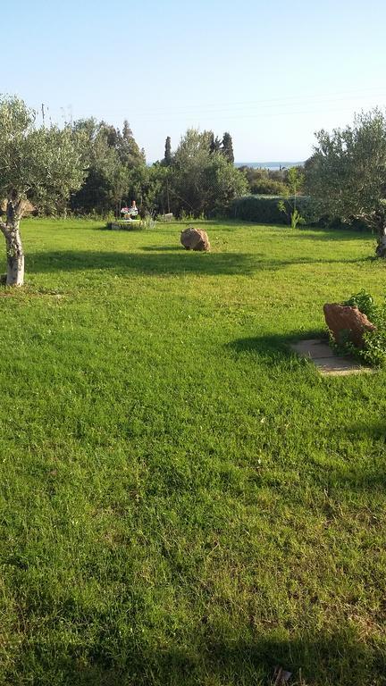 B&B Gli Ulivi Сант'Анна-Аррези Экстерьер фото