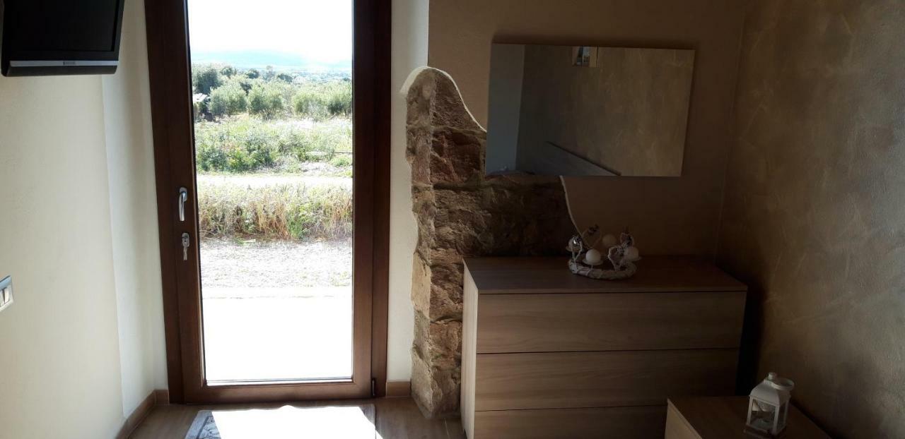 B&B Gli Ulivi Сант'Анна-Аррези Экстерьер фото