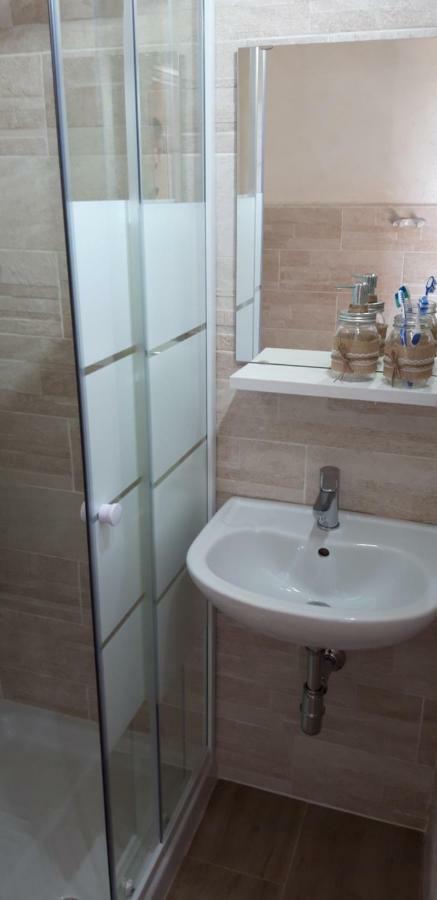 B&B Gli Ulivi Сант'Анна-Аррези Экстерьер фото