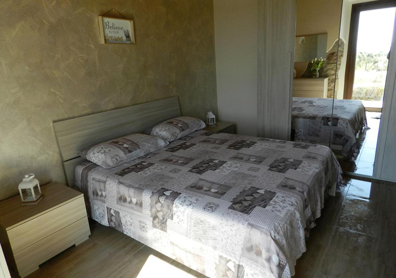 B&B Gli Ulivi Сант'Анна-Аррези Экстерьер фото