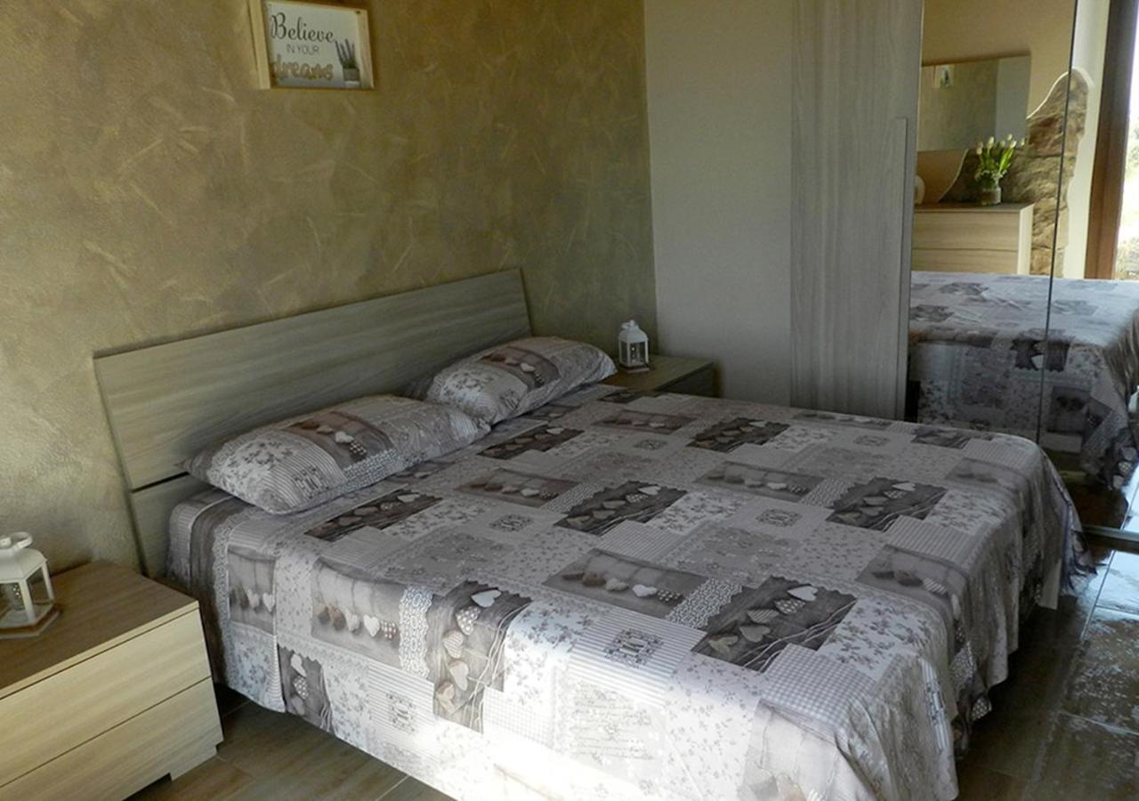 B&B Gli Ulivi Сант'Анна-Аррези Экстерьер фото